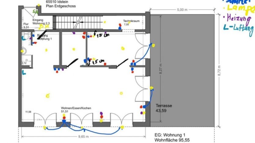 Grundriss Erdgeschoss einer Wohnung in Idstein, mit Maßangaben und Symbolen für Schalter, Lampen, Heizung und Lüftung.